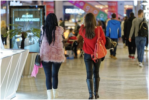 Best Malls in Toronto for Shopaholics