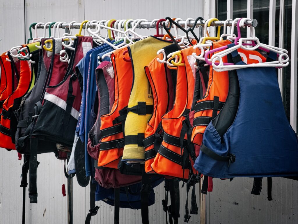 TACTICAL VEST set up: Things to PUT in Your TACTICAL VEST