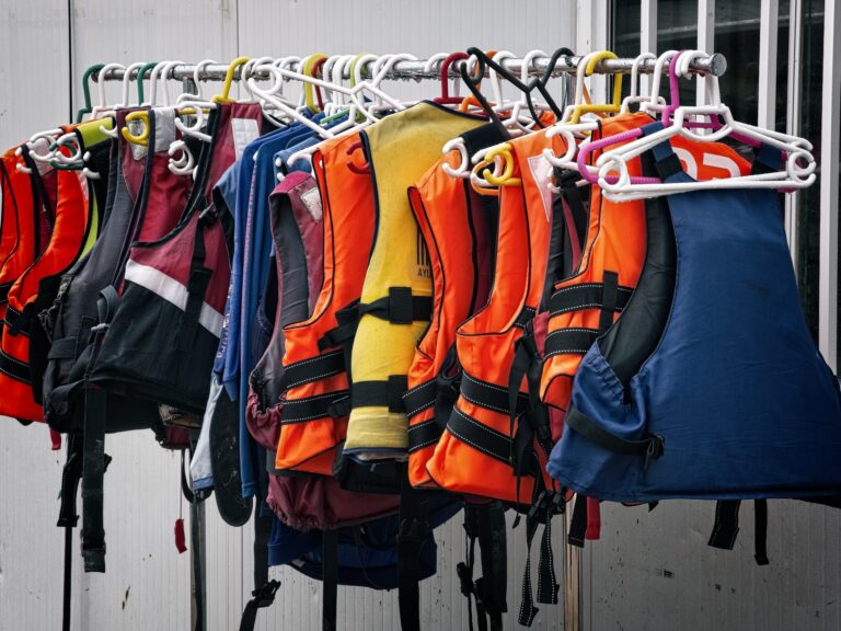 TACTICAL VEST set up: Things to PUT in Your TACTICAL VEST