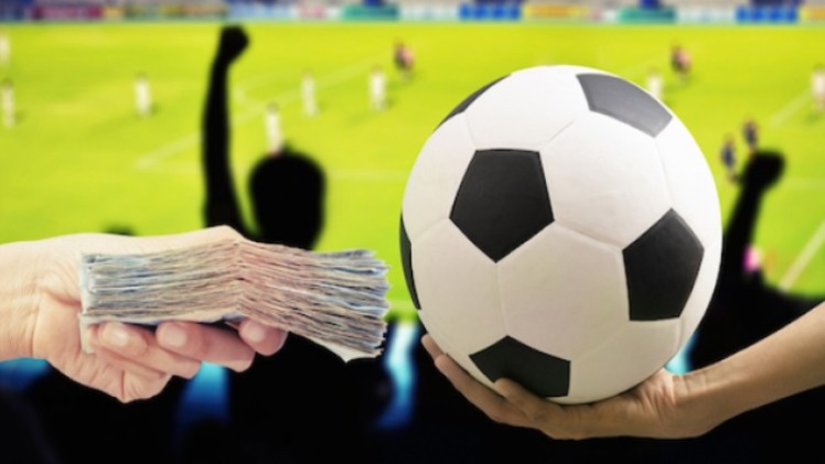Why Do People Love Online Football Betting?