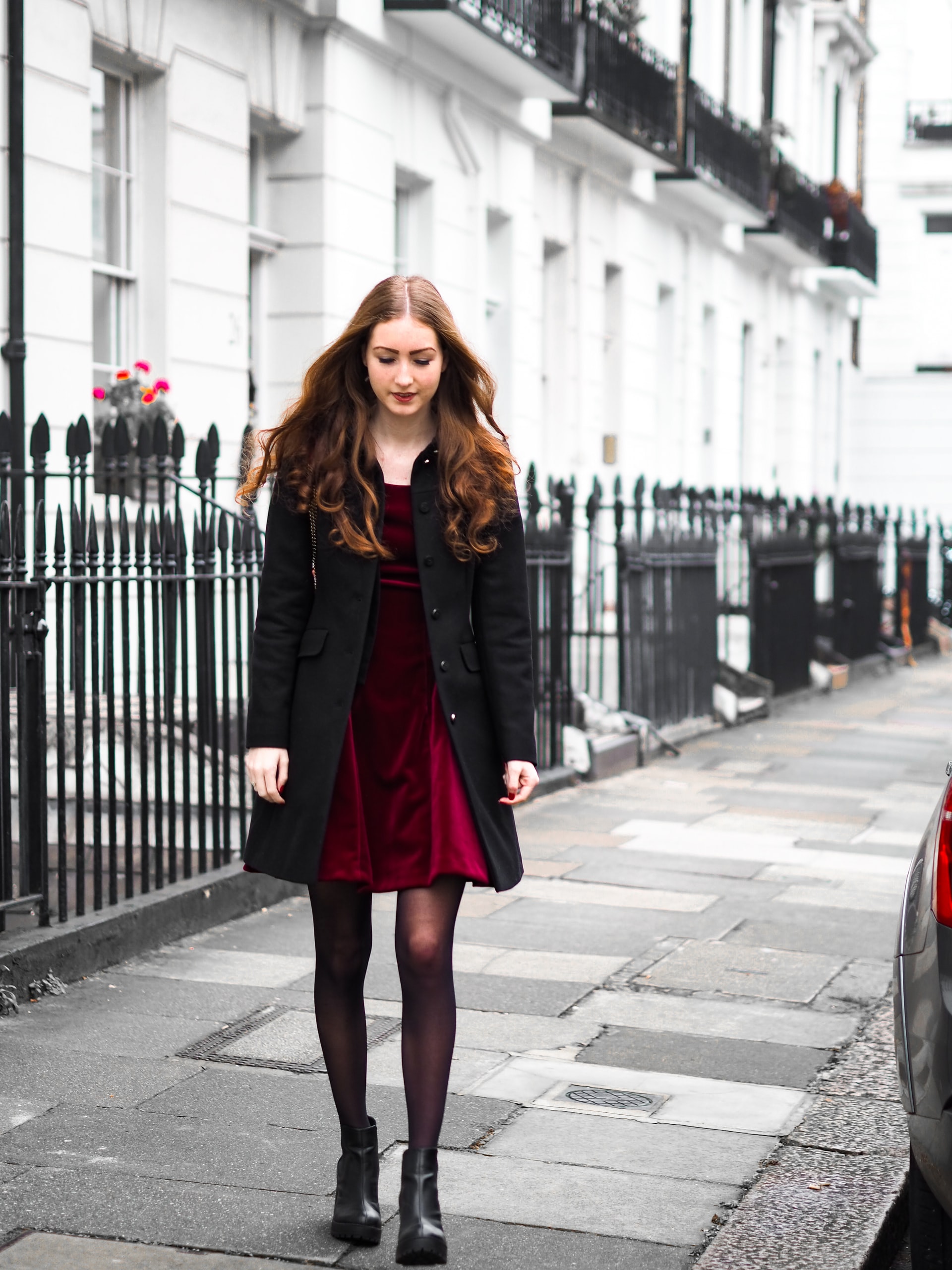 How long should a women’s long coat be?