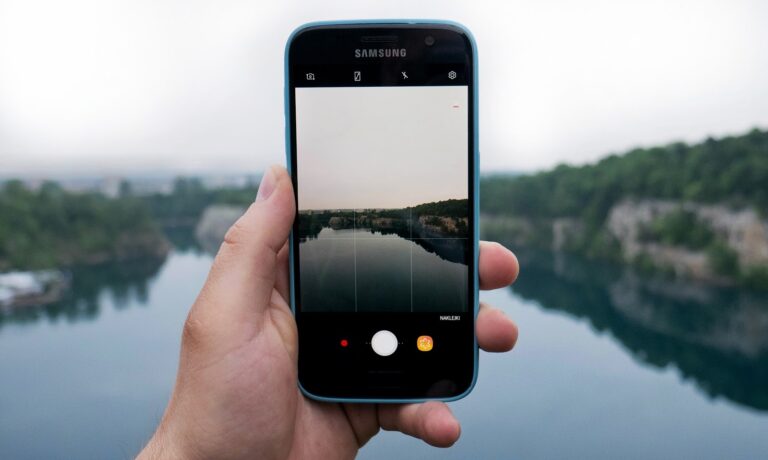 How to Unlock a Samsung Galaxy S7 Phone