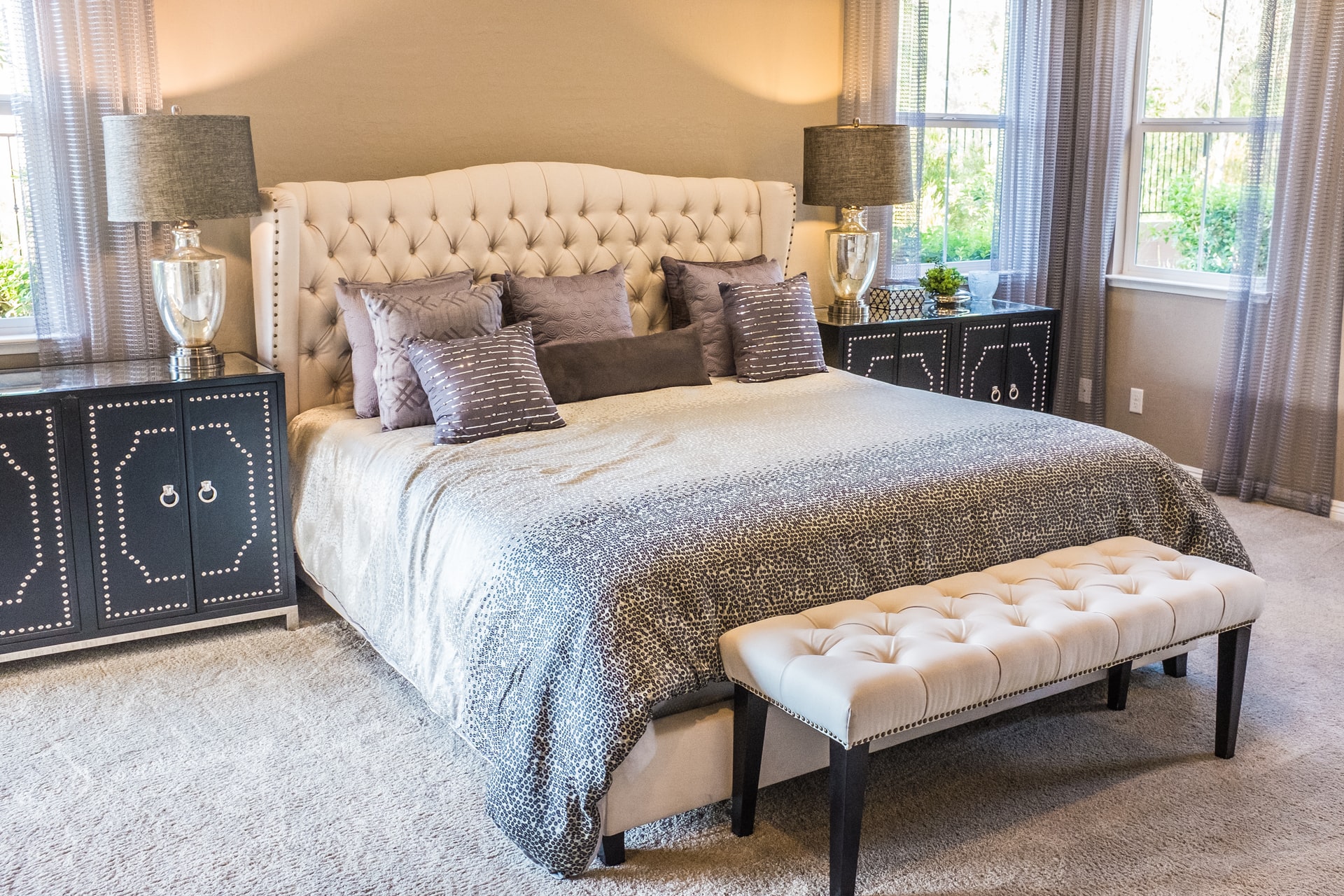 9 essential things you need in the bedroom