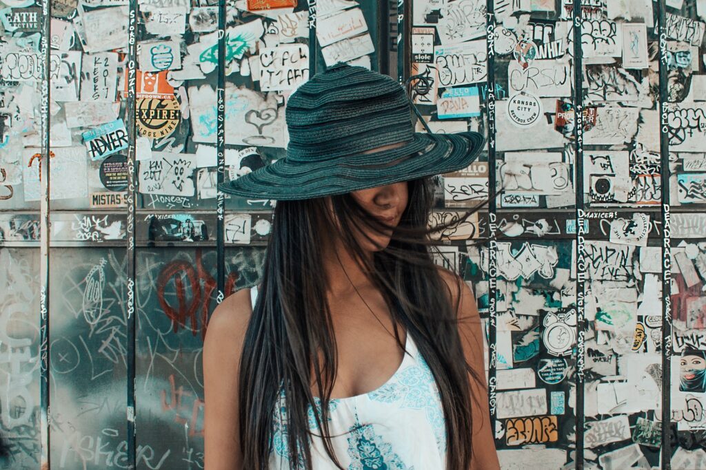 Fashion and Modernity: Feminine Style Meets High Fashion