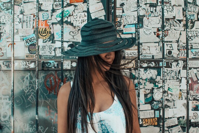 Fashion and Modernity: Feminine Style Meets High Fashion