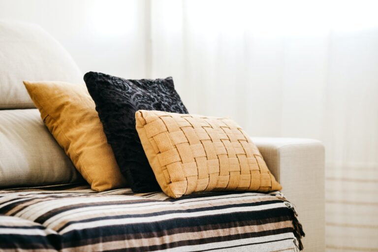 What Are the Benefits of Silk Pillowcases Compared to Other Material?