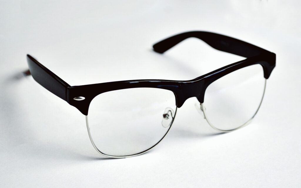 <h1> How to Maintain and Clean Your Glasses Properly </h1>